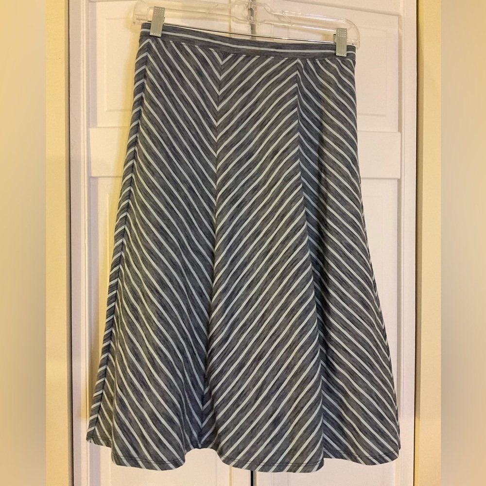 ❌NEW LISTING❌ Talbots Chevron Print skirt